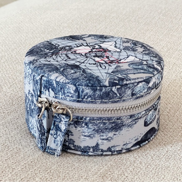 Dior Beauty Around the World Cosmetic Bag/Jewelry Box - Picture 5 of 5